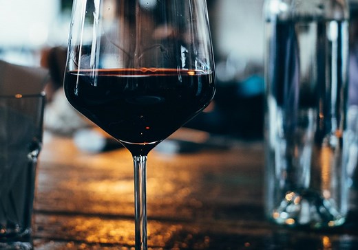 Combien de calories dans un verre de vin ? - Elle à Table