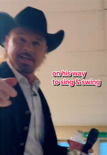 On his way to sing & #swing 🤠👀 #ClayCooper #ClayCoopersCountryExpress #ClayCooperTheatre #Branson #BransonMO #BransonMissouri #BransonShows #liveentertainment #justaswingin #showtime #itsshowtime