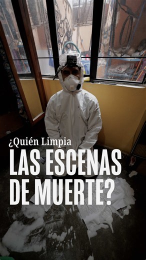 Ellos limpian escenas traumáticas, son especialistas en limpieza forense, un trabajo poco común en México. Eliminan riesgos biológicos como fluidos corporales, sangre y patógenos. Acompañamos en una jornada de trabajo al equipo de @selfor_mx. Mira el video completo en el canal de Youtube. #forense #criminalistica #truecrime #limpiezaforense #reeelnmas