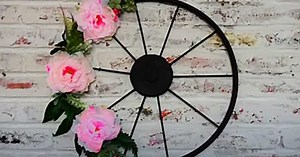 How To Create A Wagon Wheel Wreath
