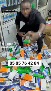 💥 DOUAHOU COMMUNICATION – Le pro du MOINS CHER, et c’est pas pour blaguer ! 💥 📱 Téléphones originaux 💰 Prix doux doux 💳 Paiement cash & à crédit (sur sélection) 🚚 Livraison express dispo 📱 Samsung • Infinix • Tecno • Redmi • iPhone • Tablettes ✅ Acompte dès 16 000 FCFA pour le crédit ✅ Promo régulière sur tous les modèles ✅ Garantie sur les produits ✅ Service respectueux et rapide 📍 Yopougon Maroc Antenne, juste au feu 📞 05 05 76 42 84 #Samsung #pourtoi | Douahou Communication