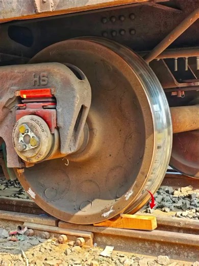 How Train Wheels Are Secured on the Railway
