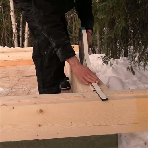 Constructing a Log Cabin in Alaska (The Walls)  - NewsBreak