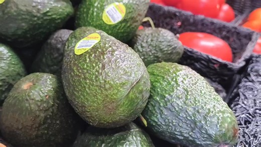 🌱 Just in — and looking lovely 💚 So fresh it practically glows! We want to share a little behind-the-scenes honesty with our co-op family. Lately, we’ve been navigating rising costs along with equipment failures and multiple power outages that unfortunately led to some inventory loss. It hasn’t been easy, but please know this: we are committed to you and to keeping our shelves stocked with the best we can offer. The bright side? 🌞 We’re moving forward, problem-solving, and staying focused on 