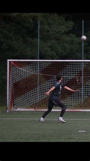 15KM/H VS 180+KM/H: How much faster is a pro?