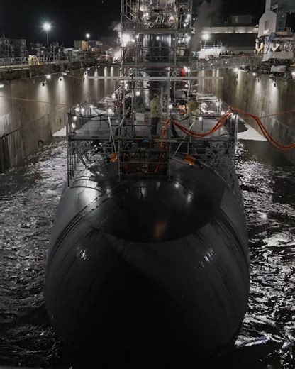 Build Submarines on Instagram: "It takes more people than we could fit in 15 seconds to make sure submarines are mission-ready."