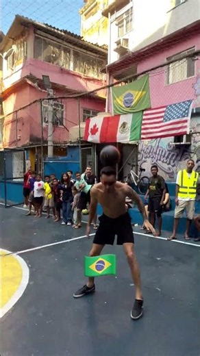 FAVELAS IN BRAZIL ARE CRAZY 🇧🇷