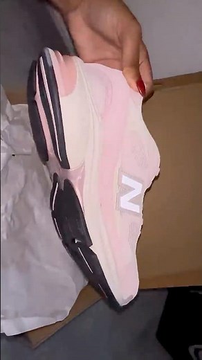 New balance 2010 pink sneakers #newbalance #unboxing 👟 🩷