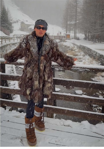 Nieve elegancia con control icon look