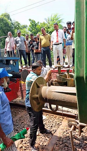 Preparations for train coupling are underway. #reels #railway #traincoupling #foryoupageシ | Saidur Rahman