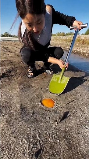 When Mom Found a Golden Stone on the Beach🤯 But the Truth Left Everyone Shocked 😂🏖️🔥