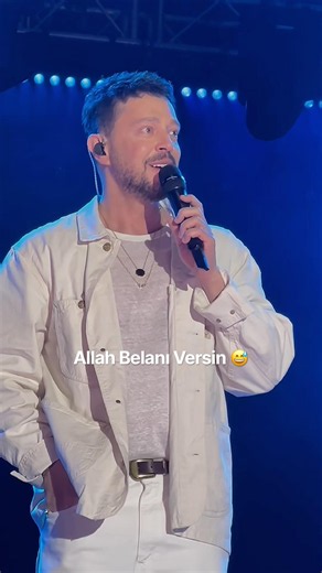 Murat Boz performing “Allah Belanı Versin” 😂