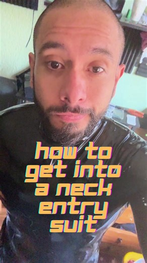 Felix Fig on Instagram: "Neck-entry suit… the EASY way 🖤😮‍💨 I timed it: ~5 minutes ⏱️🚿 Here’s my step-by-step: 1) Prep the space 🚿 Shower = better glide + better lubricant distribution. 2) Lube your body well ✨ Don’t rush this part. The smoother the base, the easier the slide. 3) Lube the inside of the suit 🖤 I use Black Phoenix Lube. With water, it spreads more evenly and you usually use less. 4) Protect the material 🧤 Wear gloves if you can, and be careful with your nails 🚫💅 A tiny ca