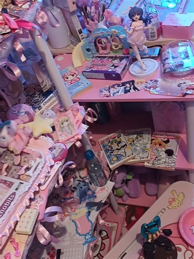 I WANT MORE MOE MERCH!!!! #cutecore #anime #moe #kawaiicore #animefigures