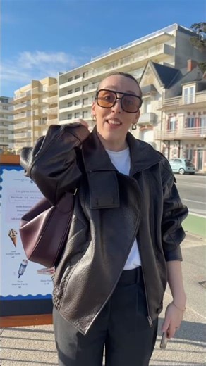 When the three children are on holiday at the seaside 1/4