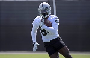 Report: Antonio Brown has been using the same helmet since his rookie season, takes it home with him at night