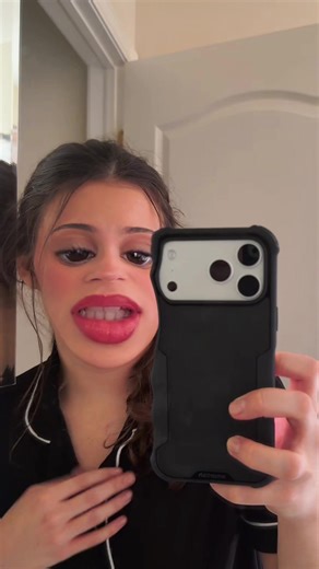 Exploring the Mirror Trend in Side Profile