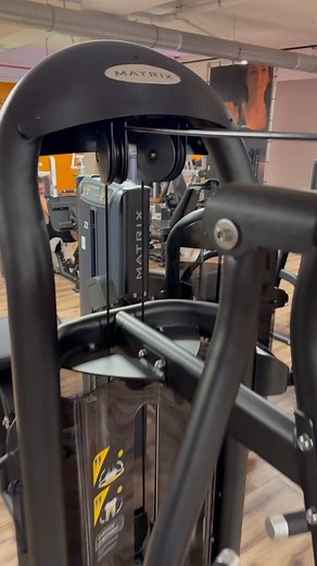 Aufgrund der hohen Nachfrage haben wir aufgestockt 💥 Die Matrix Butterfly / Reverse überzeugt durch ✅ ergonomisches Design ✅ präzise Bewegungsführung ✅ vielseitiges Brust- & Rückentraining Ab sofort steht Euch eine zweite Maschine zur Verfügung 💣 #matrixfitness #gymequipment #fitnessinnovation #butterflyreverse #fitnessstudio #gym #motivation #backday #cheastday #cheastworkout #backworkouts #rückentraining #training #newin #butterfly #butterflyreverse #thursday | Infinity Fitness & Wellness Cl