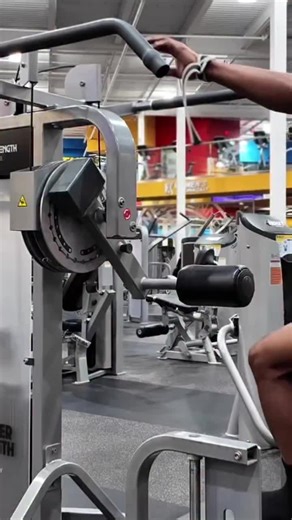 Stop sleeping on the Multi-Hip this “boring” machine is secretly one of the best speed bounce builders in the gym. Why? Because speed and jumping start at the hips. If your hips are weak or unstable, you leak power… and your sprint mechanics and takeoff suffer. The Multi-Hip trains the muscles that actually drive performance: ✅ Hip flexors = stronger knee drive faster turnover ✅ Hip extensors/glutes = more push-off power ✅ Abductors/adductors = better stability for cutting, landing, and explosio