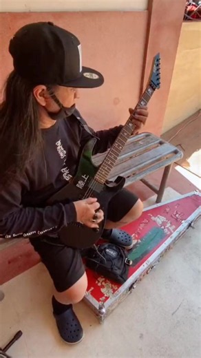 Jamrud Cek Ombak di Stadion Gelora 10 November Tambaksari Surabaya