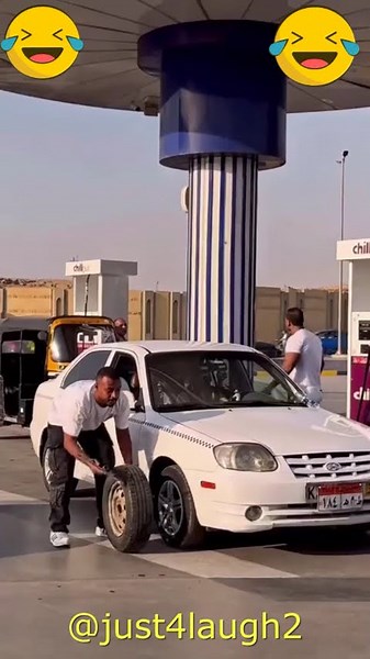 Funny & Friendly Prank. 😛 #just2laughu #shorts #funny #shortsfeed #viral #comedy #prank #memes