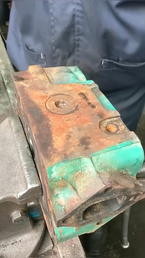 4.1K views | How to open the Volvo cylinder head plug？#shorts #volvo #skills #diy #water #channel #video #physics #AutoRestoration #CarRepair #GarageGoals #FixItYourself #CarTroubles #CarMaintenance #DIYCarRepair #AutoFix | Jette Nielsen | Facebook