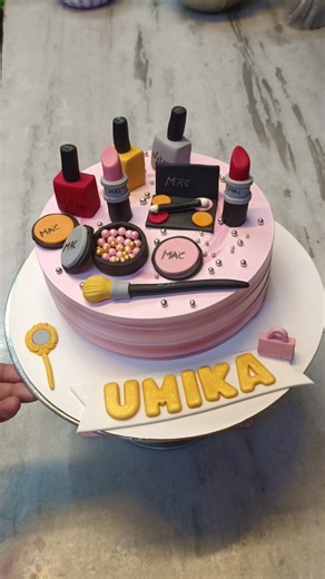 How to make fondant makeup kit cake / makeup cake / cake topper #makeupcake #makeupkit #whippedcream