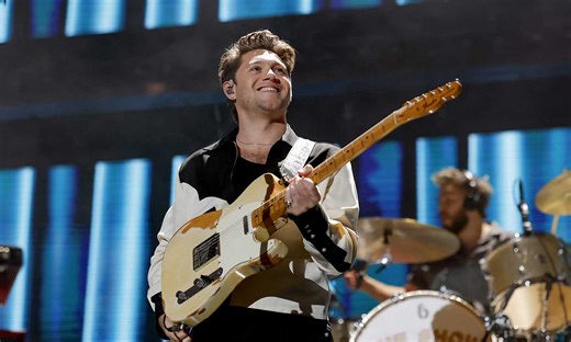 Niall Horan Features On New Version Of Thomas Rhett's 'Old Tricks'