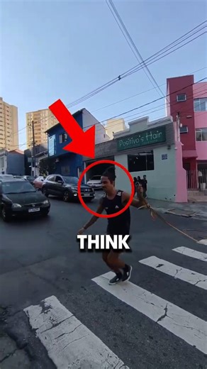 This man turns every red light into a circus… 🎪 #trending