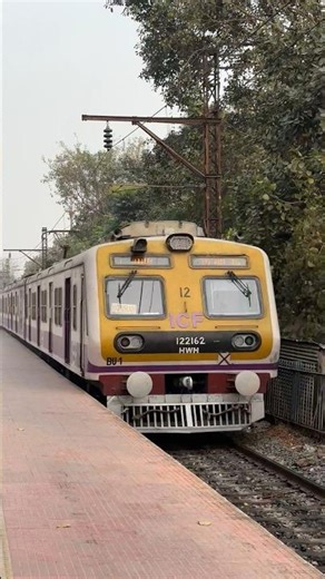 80-90 kmph Speed Howrah Main Line Super Galloping Skip Hindmotor Station #shorts #viral