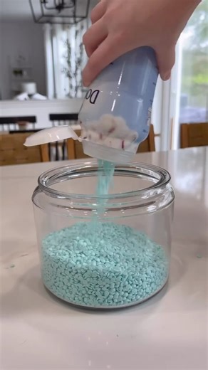 Freshen up your laundry room routine on #NationalLaundryDay with these restock essentials from #TheContainerStore: https://container.store/3xFi2kH 🧺💙 Video by: @carissacleansitall | The Container Store