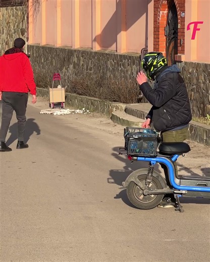 1.1M views · 7.3K reactions | A man showed his kindness instead of paying a biker back #FabiosaKindnessInAction #kindness #love #fyp | Fabiosa Kindness in Action | Facebook