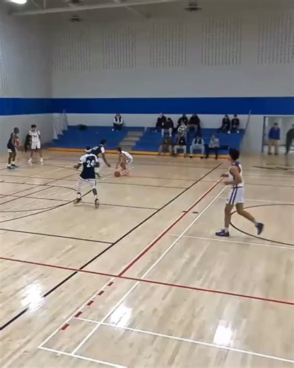 Hoopers Spotlight | After having a breakout summer with Mississauga Monarchs and team Ontario, Lights has been dominating Canadian competition, establishing... | Instagram