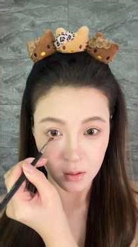 Celebrity Makeup Artist Routine for a Perfect Glam Look