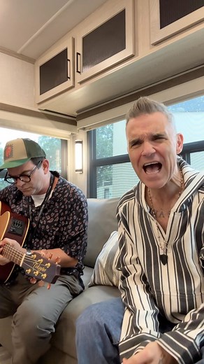 Robbie Williams on Instagram: "COYS @spursofficial"