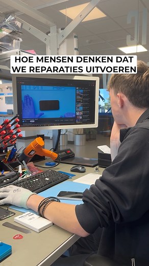 Hoe mensen denken dat wij repareren VS hoe we echt repareren! 🤣 #repair #reparatie #emmeloord #vjp #smartphone #grappig #herkenbaar | Mega Repair