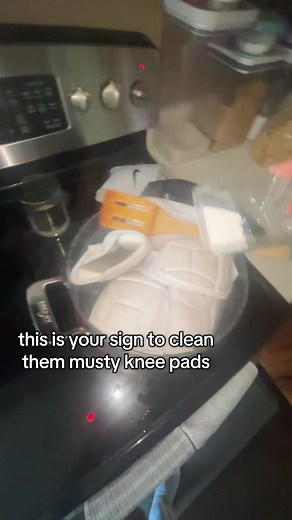 Knee Pads Cleaning Tips for Volleyball Players