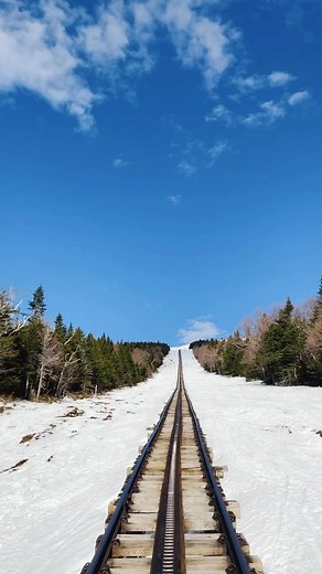19K views · 377 reactions | Many thanks to the Mount Washington Cog Railway for kicking off the Discover New England Summit at 4,000’ last night! This sun-soaked soirée was the perfect welcome for our international guests.  #whitemountains #discoveryournew #visitnh #discovernewengland #nhtourism #whitemountainsnh #cograilway #cograilwaynh | White Mountains New Hampshire | Facebook