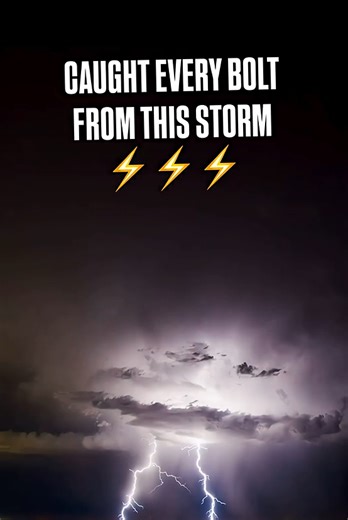 Caught the first & last lightning bolts | Stunning monsoon storm capture