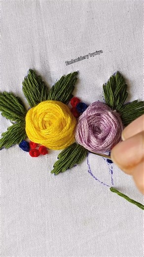How to make Realistic Leaves 🌿|simple embroidery for beginners #handembroidery​ #embroidery​#shorts​