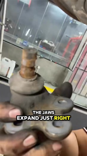 820K views · 5.5K reactions | Smooth Suspension Fixes, No Stress! ✨ Universal Strut Spreader Tool for Flawless, Damage-Free Repairs Shop Now ➡️ https://quickmechtools.com/products/universal-suspension-strut-hub-spreader-tool #DIY #SuspensionTools #AutoRepair #FYP #QuickMechTools | Quickmechtools | Facebook