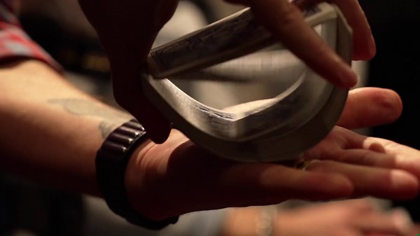 How these college students are learning life lessons through magic