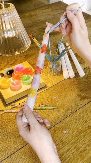 Painting candles... with candles?! Trying this ASAP 🕯️🎨 | HGTV