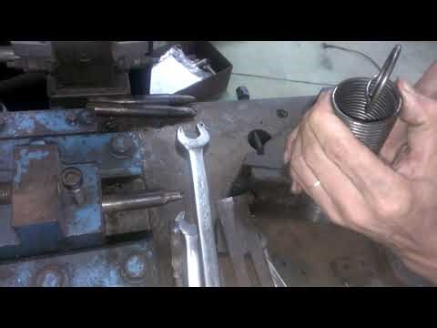 Double Loop Spring Hook Forming Process (Quy trình tạo hình móc lò xo vòng đôi)