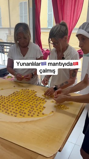 TBE | Mantıki üstüne yoğurtki üstüne sumaki . . . #fyp #trending #öneçıkar #türkiye #yunanistan #mantı #yurtdışı #amerika #abd #trending #tbe | Instagram