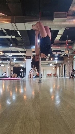 At the end of class last night, I tried different entries into brass monkey. I then ran out of time and energy as I had also done hoop before. #pole #brassmonkey #polefitness #poledancer
