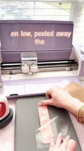 Faux leather + HTV + your Cricut = the most gorgeous spring dragonfly bookmark!📚🌸 #cricut #diy