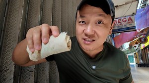 I Tried the BIGGEST Lumpia (Spring Roll) in the World’s Oldest Chinatown – Manila, Philippines