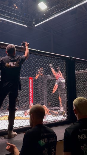 Issac Hardman has defeated Jordan Towns by VICIOUS KO in round 1 in the IBC main event! Powered by Fight HQ https://www.fighthq.com.au/?utm_source=facebook&utm_medium=abc &utm_campaign=fighthqibc-28-11-25&utm_id=fighthq #HardmanTowns #IBC #FightGame #MainEvent #KayoSports #BrawlingChampionships International Brawling Championship | Australian Boxing Central