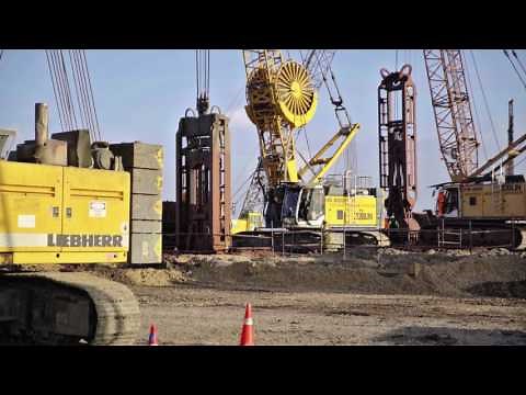 Liebherr - Duty Cycle Crawler Crane HS 8100 HD in slurry wall grab operation
